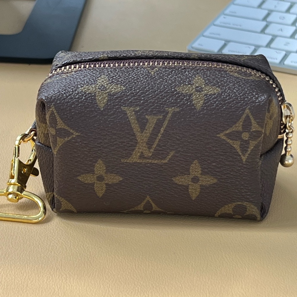 Coin pouch